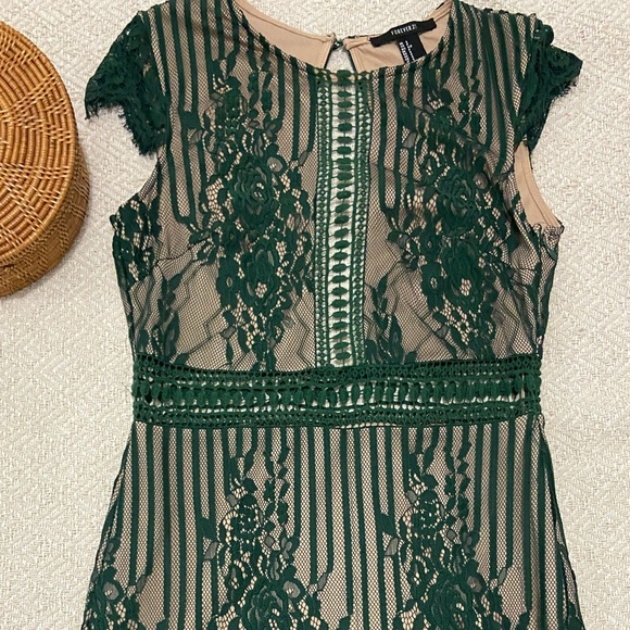 Dress - Picture 1 of 6